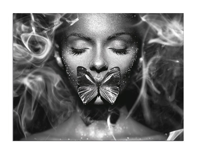 Schilderij - Butterfly Woman Smoke